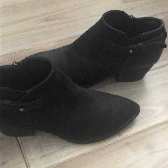 Black Dolce Vita Booties! - Picture 4 of 4